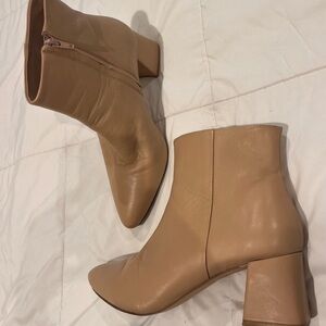 Journee Signature Tan Beige Leather Boots Booties 9.5 Block Heel Pointy Toe
